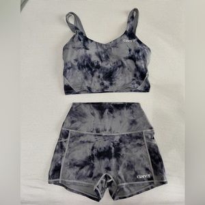 Gryt workout highwastes shorts and sports bra.